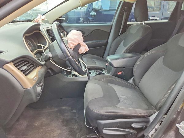 2015 JEEP CHEROKEE Latitude — DENT