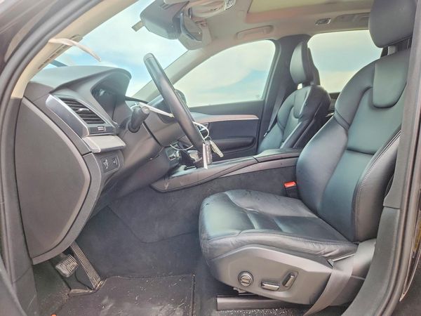 2021 VOLVO XC90