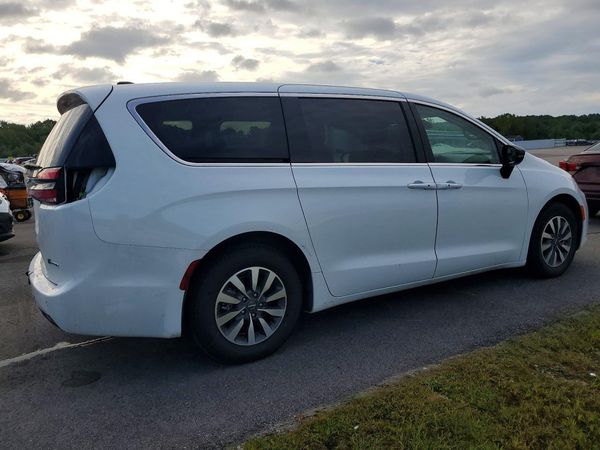2024 CHRYSLER PACIFICA Select
