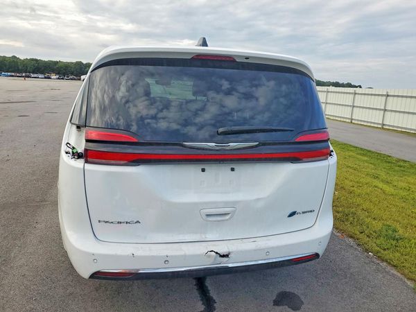 2024 CHRYSLER PACIFICA Select