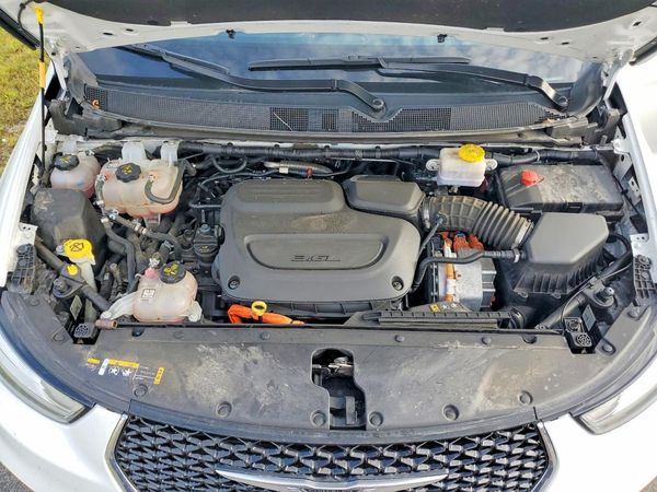 2024 CHRYSLER PACIFICA Select