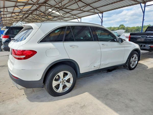 2017 MERCEDES-BENZ GLC