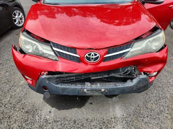 2013 TOYOTA RAV4 Sports — Engine bay
