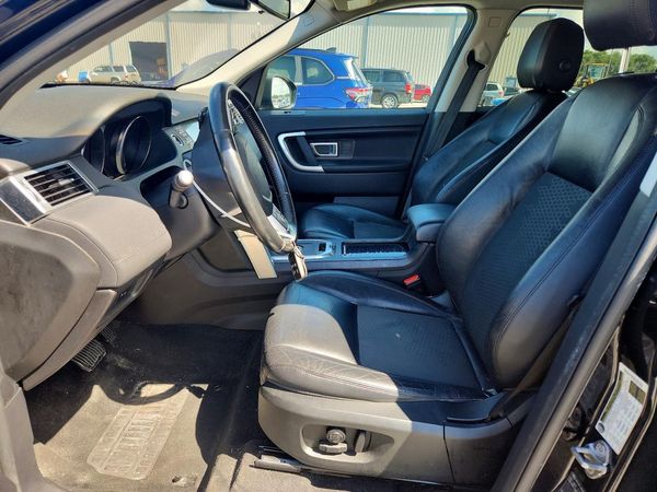 2017 LAND ROVER DISCOVERY SE — DENT