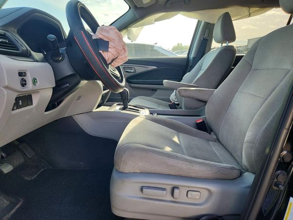 2019 HONDA PILOT EX — DENT