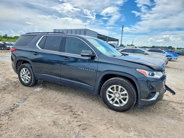 2020 CHEVROLET TRAVERSE LT — Passenger 3/4
