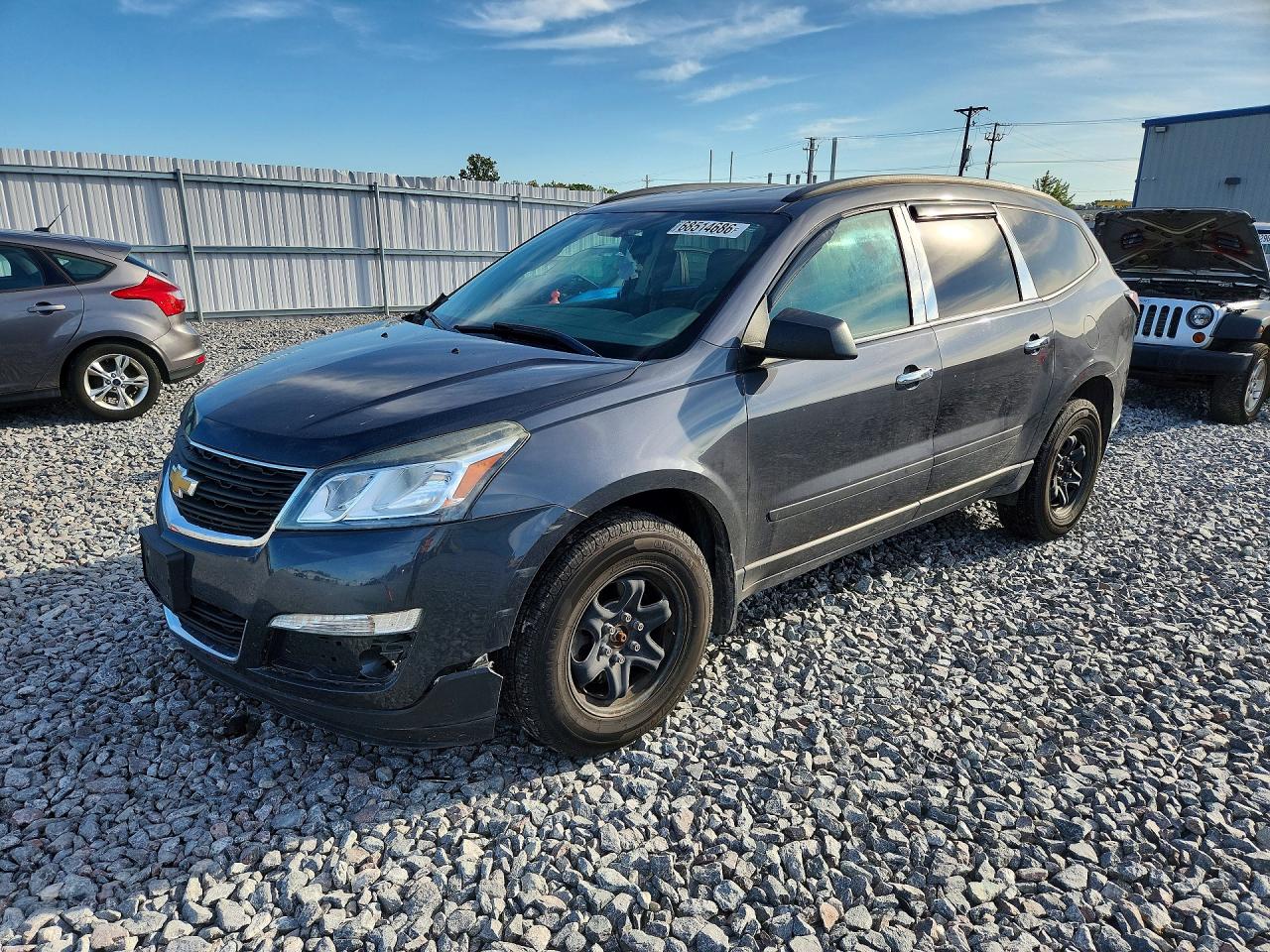2014 CHEVROLET TRAVERSE LS