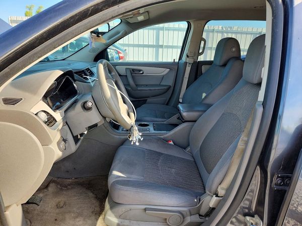 2014 CHEVROLET TRAVERSE LS