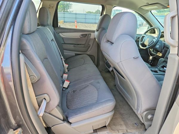 2014 CHEVROLET TRAVERSE LS