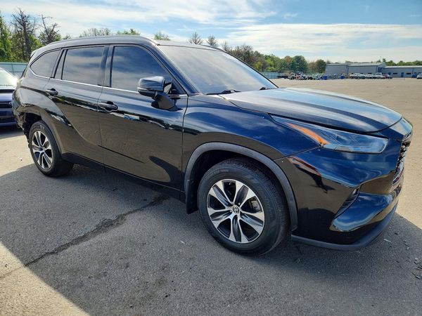 2022 TOYOTA HIGHLANDER
