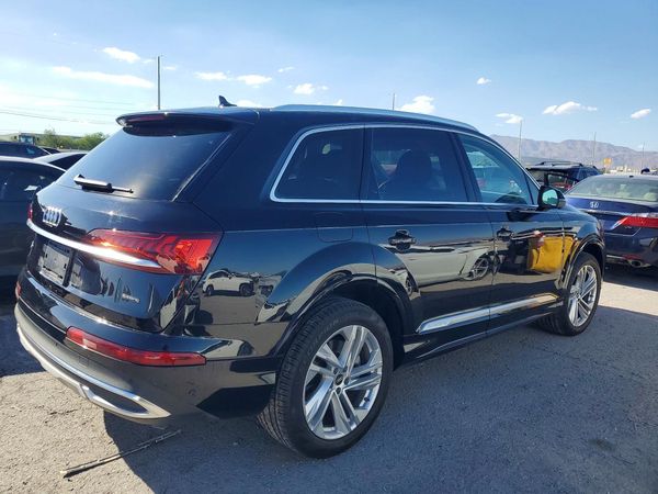 2023 AUDI Q7 quattro Premium Plus