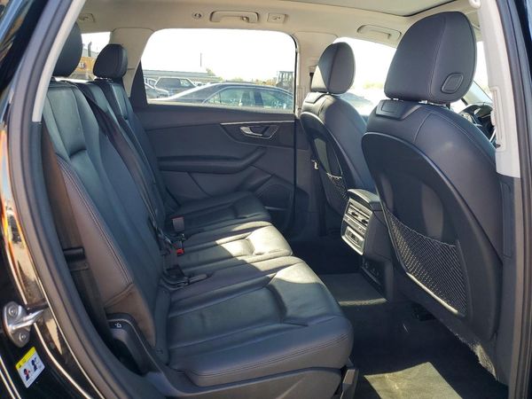 2023 AUDI Q7 quattro Premium Plus