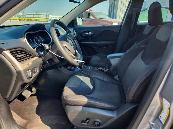 2016 JEEP CHEROKEE Sport — DENT