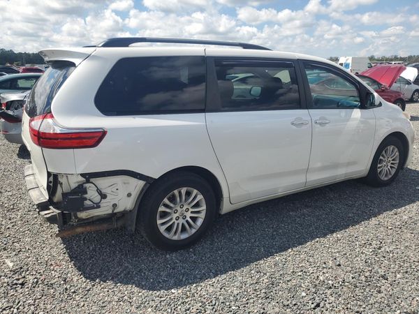 2016 TOYOTA SIENNA