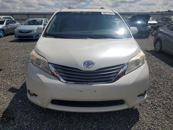 2016 TOYOTA SIENNA