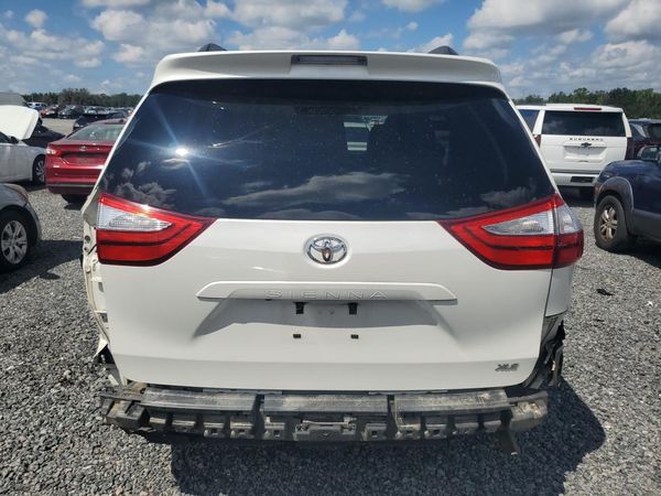 2016 TOYOTA SIENNA