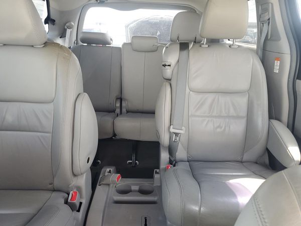 2016 TOYOTA SIENNA