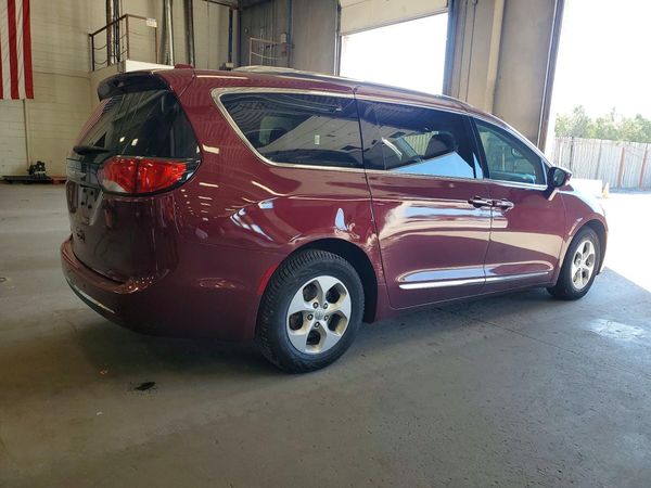 2017 CHRYSLER PACIFICA