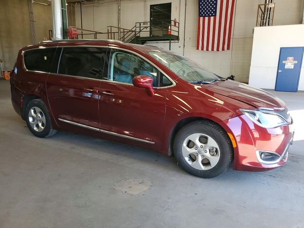 2017 CHRYSLER PACIFICA