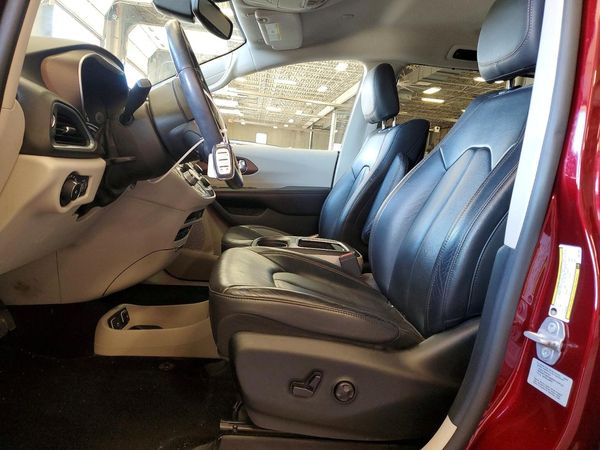 2017 CHRYSLER PACIFICA