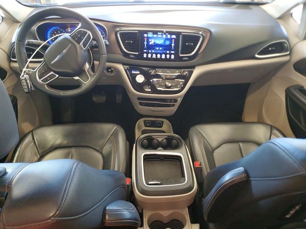 2017 CHRYSLER PACIFICA