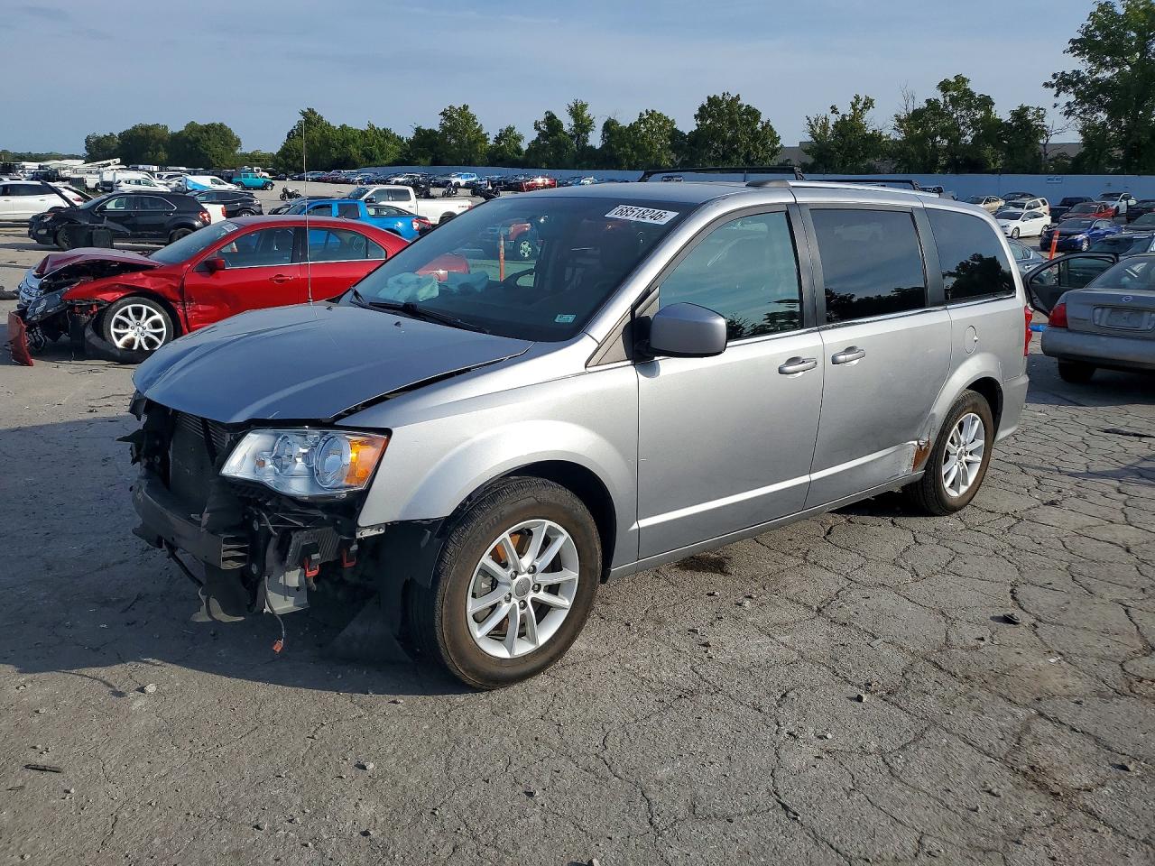 2018 DODGE GRAND CARAVAN — Front 3/4