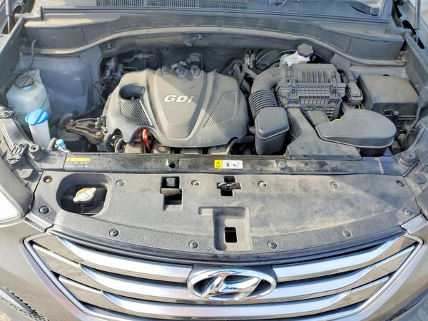 2015 HYUNDAI SANTA FE GL — Engine bay