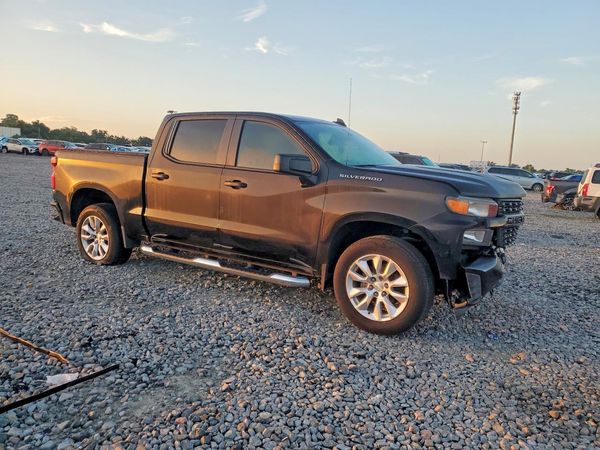 2019 CHEVROLET SILVERADO Custom — Passenger 3/4