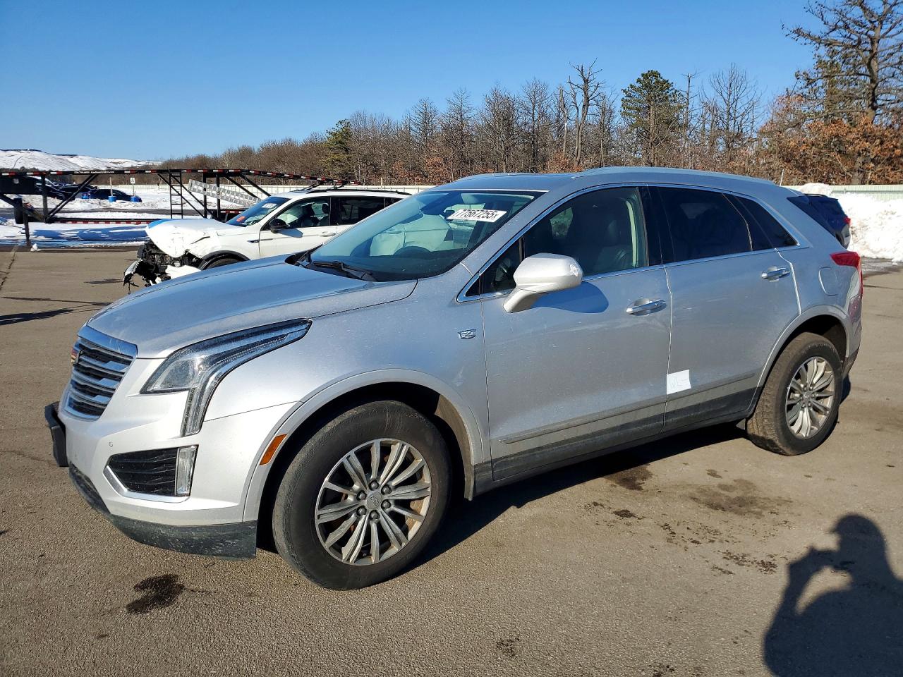 2019 CADILLAC XT5 Luxury — Front 3/4