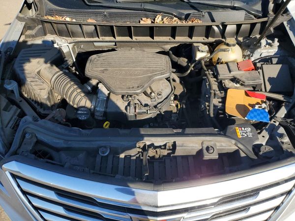 2019 CADILLAC XT5 Luxury — Engine bay