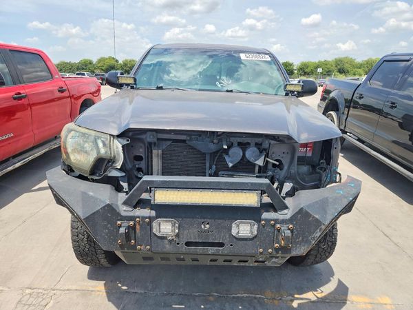 2015 TOYOTA TACOMA
