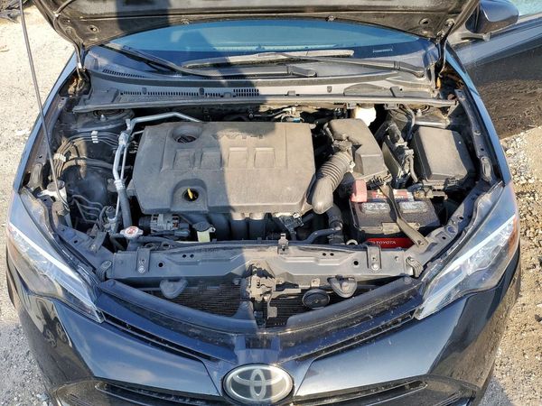 2017 TOYOTA COROLLA — Engine bay