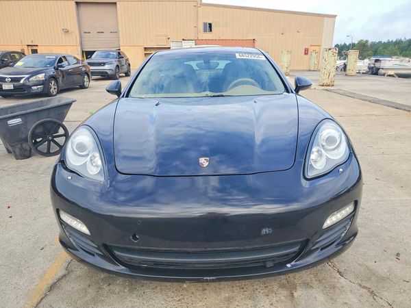 2013 PORSCHE PANAMERA S (2WD), 4S (4WD)