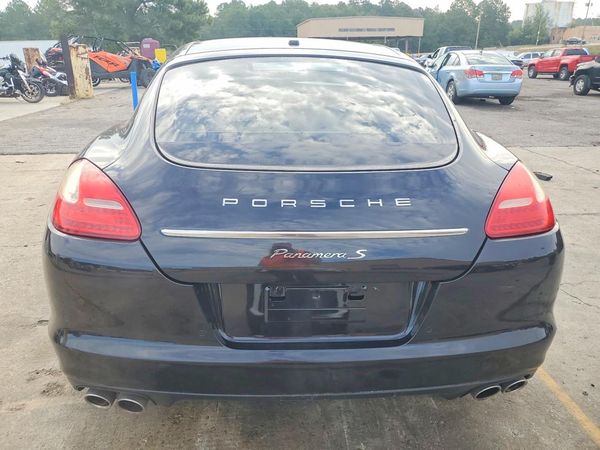2013 PORSCHE PANAMERA S (2WD), 4S (4WD)