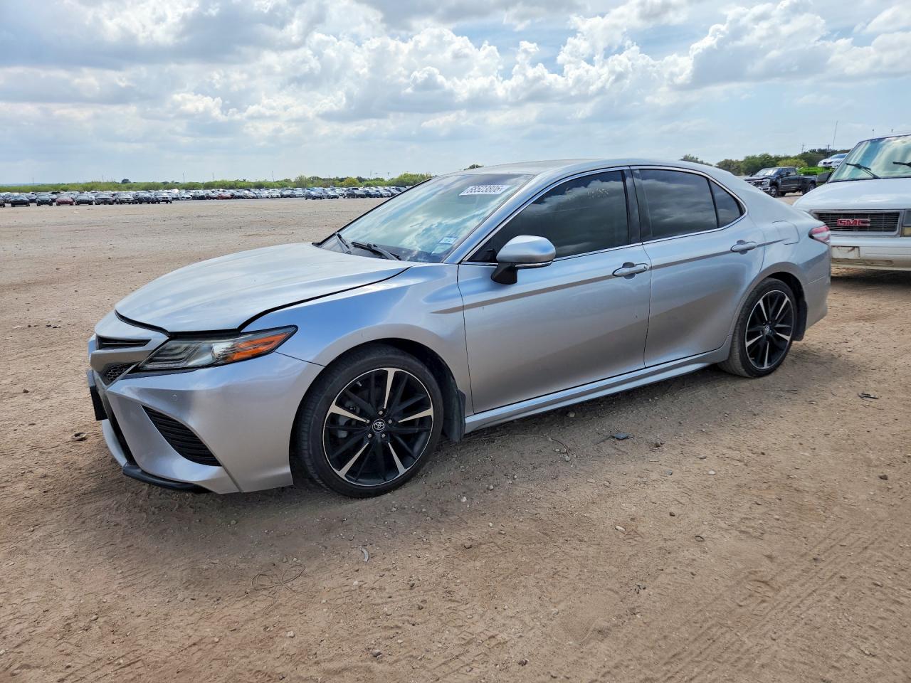 2018 TOYOTA CAMRY XSE — Front 3/4