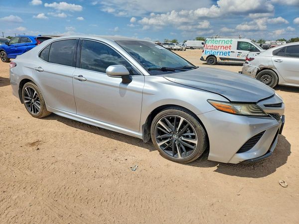 2018 TOYOTA CAMRY XSE — Passenger 3/4