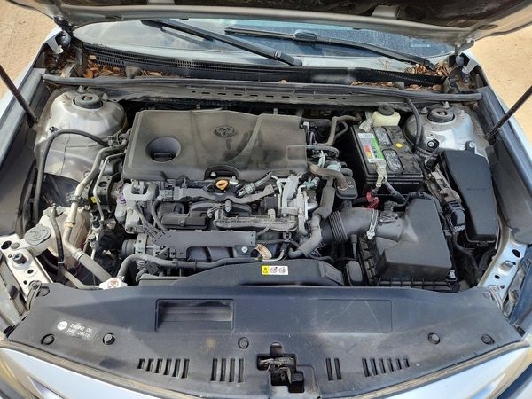 2018 TOYOTA CAMRY XSE — Engine bay