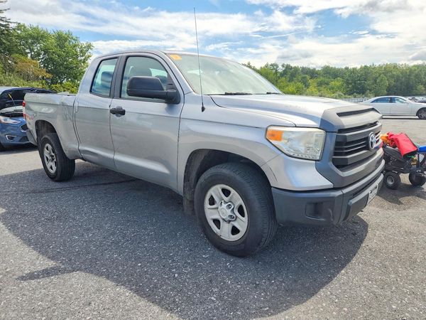 2014 TOYOTA TUNDRA SR5 — Passenger 3/4