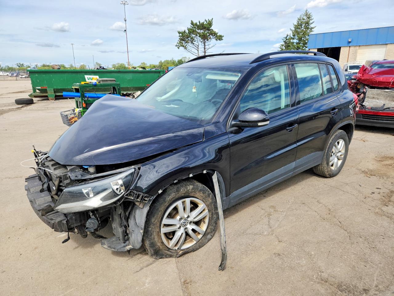2017 VOLKSWAGEN TIGUAN — Front 3/4