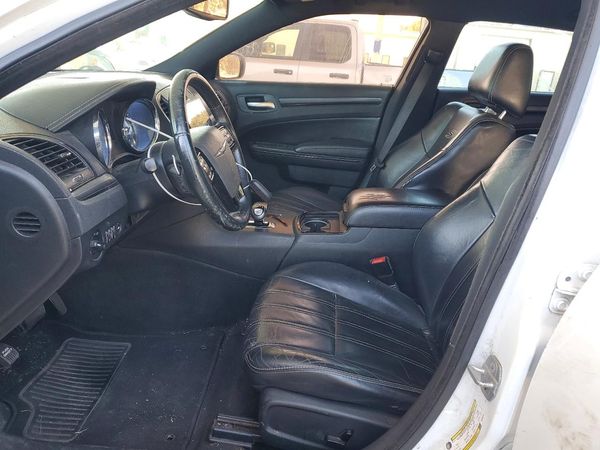 2013 CHRYSLER 300 — DENT