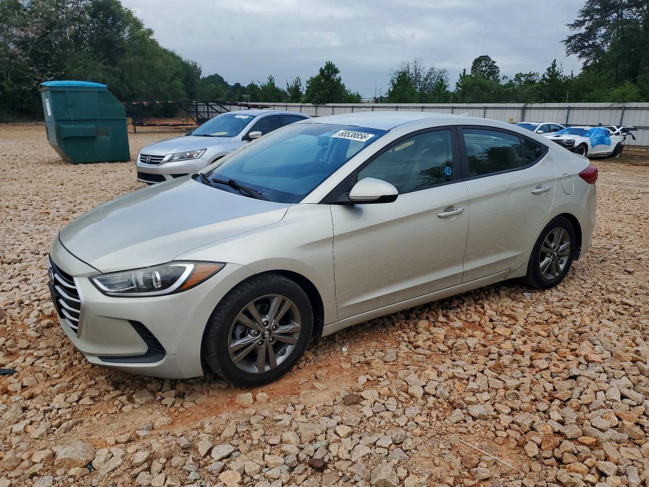 2017 HYUNDAI ELANTRA — Front 3/4