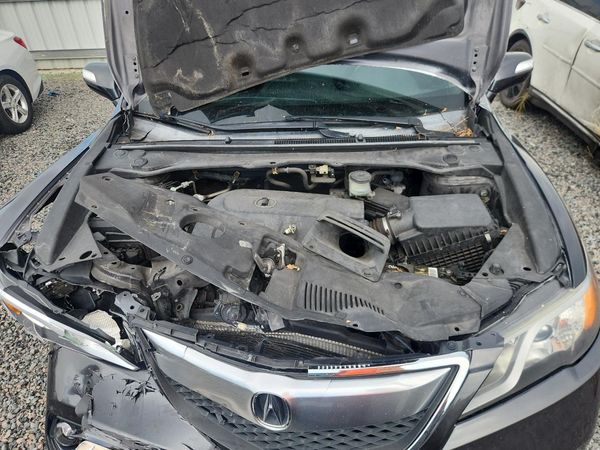 2014 ACURA RDX — Engine bay