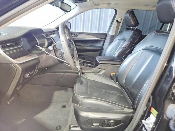 2023 JEEP CHEROKEE Limited — DENT