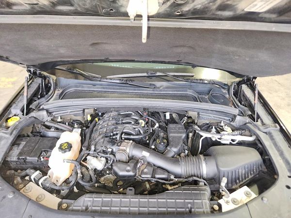 2023 JEEP CHEROKEE Limited — Engine bay