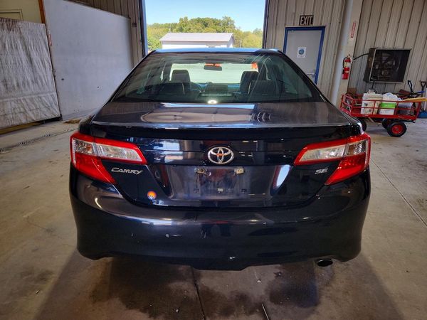 2014 TOYOTA CAMRY