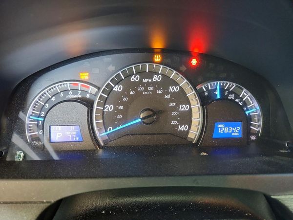 2014 TOYOTA CAMRY