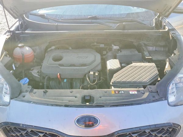 2022 KIA SPORTAGE — Engine bay