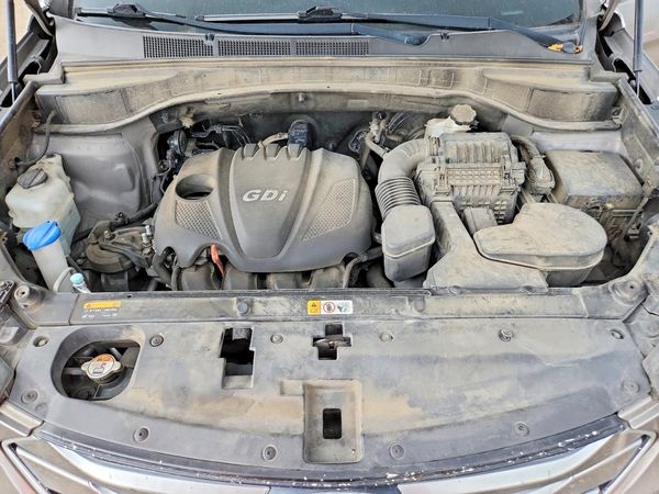 2015 HYUNDAI SANTA FE GLS — Engine bay