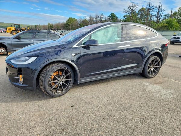 2018 TESLA MODEL X — Front 3/4