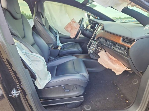 2018 TESLA MODEL X — DENT